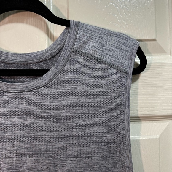 Lululemon Men’s Tank Top Shirt Tech Size XXL Gray Active Performance Vented Gym - Picture 2 of 7